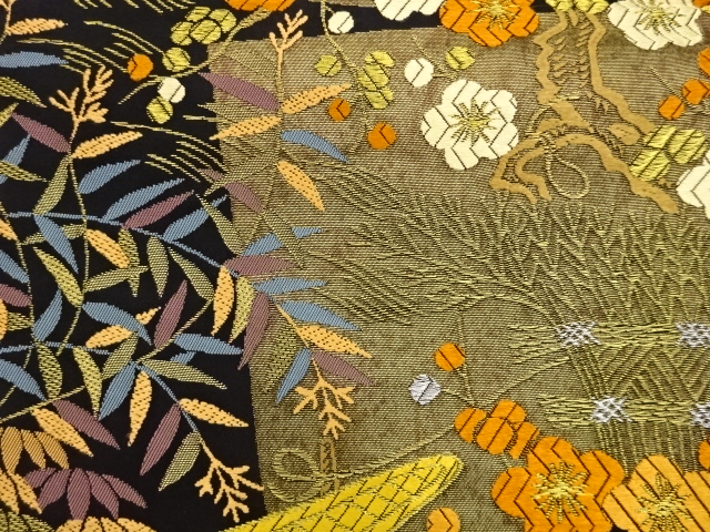  引箔梅に草葉・舟模様織出し袋帯